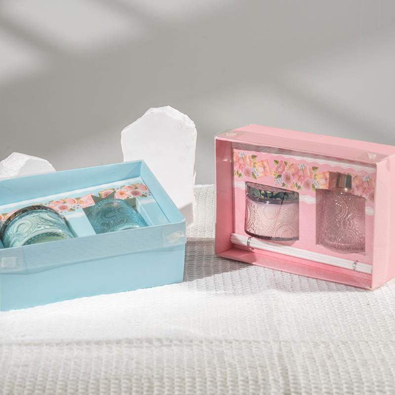 Set za arome u elegantnoj staklenoj bočici za Majčin dan - prodavač mirisa za dom