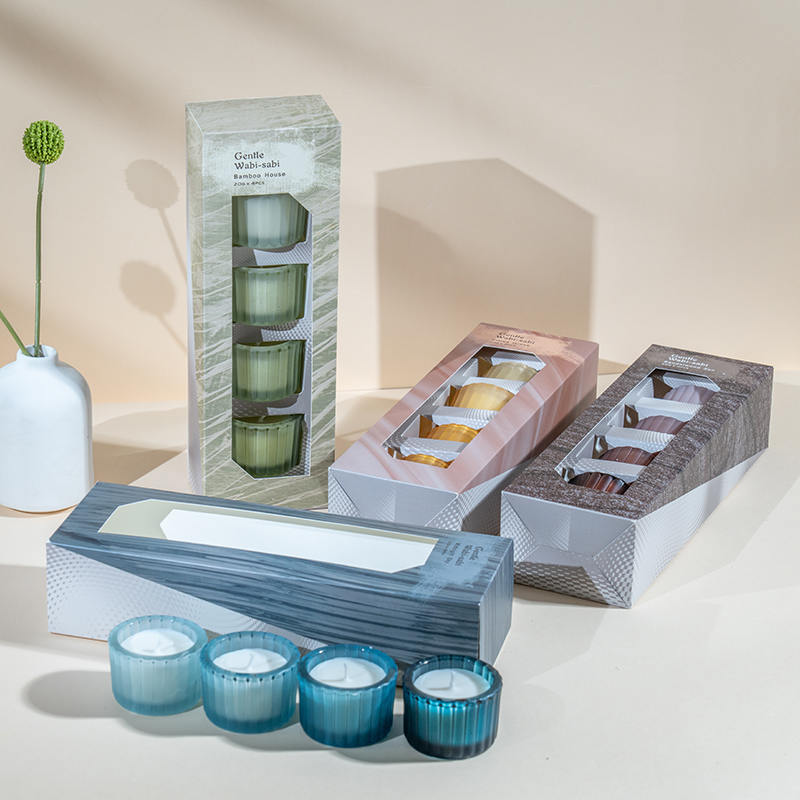 Set od 4 male patuljaste staklene čaše za svijeće s okomitim prugama