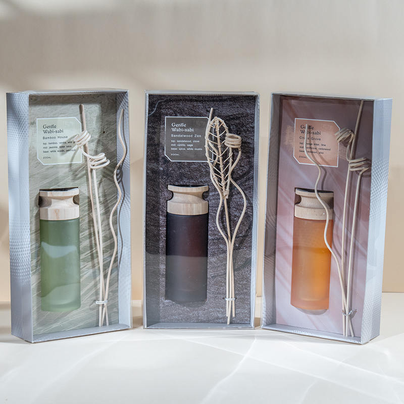 Cilindrična staklena tikvica visoke klase, vrhunski difuzor od trske s drvenim štapićem, dobavljač aroma difuzora