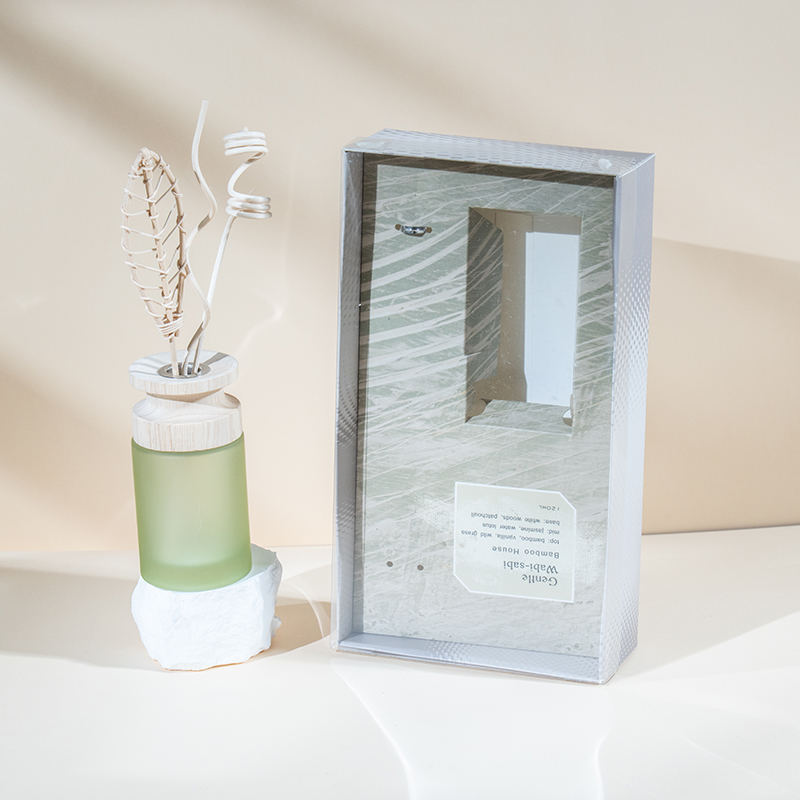 Visoka cilindrična staklena tikvica vrhunski difuzor od trske s drvenim štapićem - dobavljač aroma difuzora