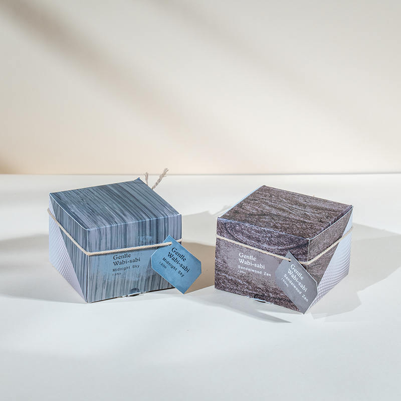 Okrugla staklena čaša za svijeće s okomitim prugama mirisne svijeće - prodavač eko svijeća od sojinog voska