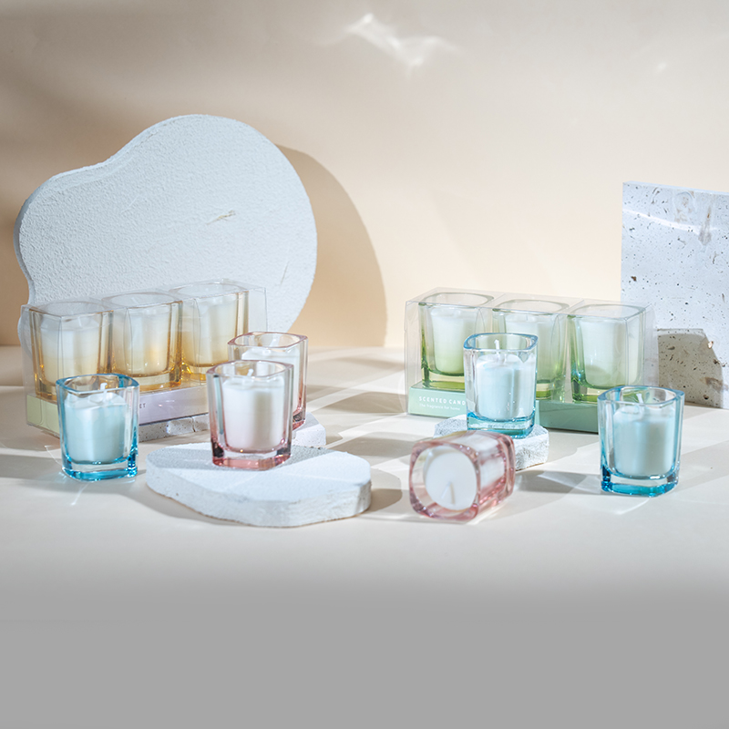 Set od 3 komada četvrtastih svijeća s gradijentnom bojom