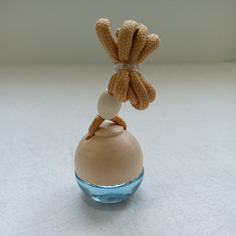 Okrugli parfem za vješanje automobila/Miris za auto/Aroma za auto/Vješeći osvježivač/Miris za auto/Parfem za osvježivač zraka u autu/Svježe za auto