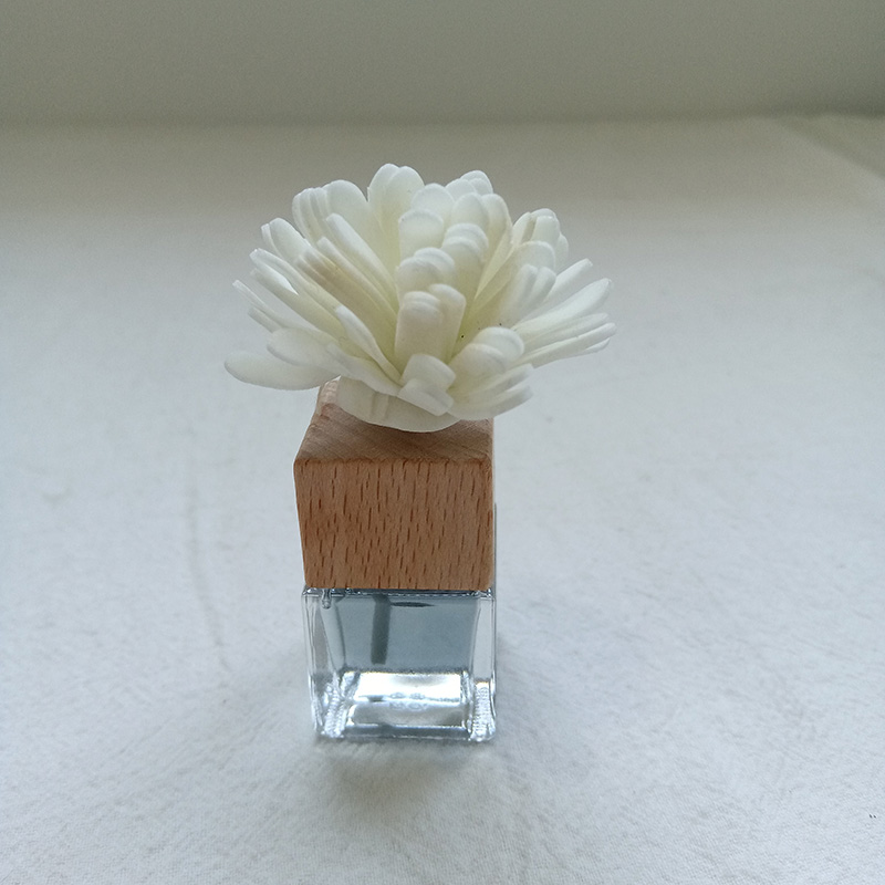 Kvadratni viseći osvježivač zraka za automobil/Miris za auto/Osvježivač za ventilacijske otvore za automobile/ Parfem za automobile/Snažna kopča za ventilacijske otvore za automobile